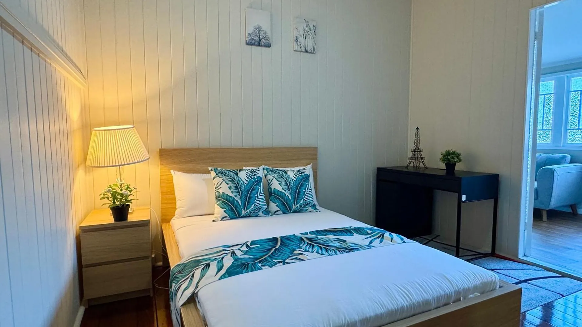 Stylish & Bright 3-Bdrs Family In Holland Park West Apartment Brisbane