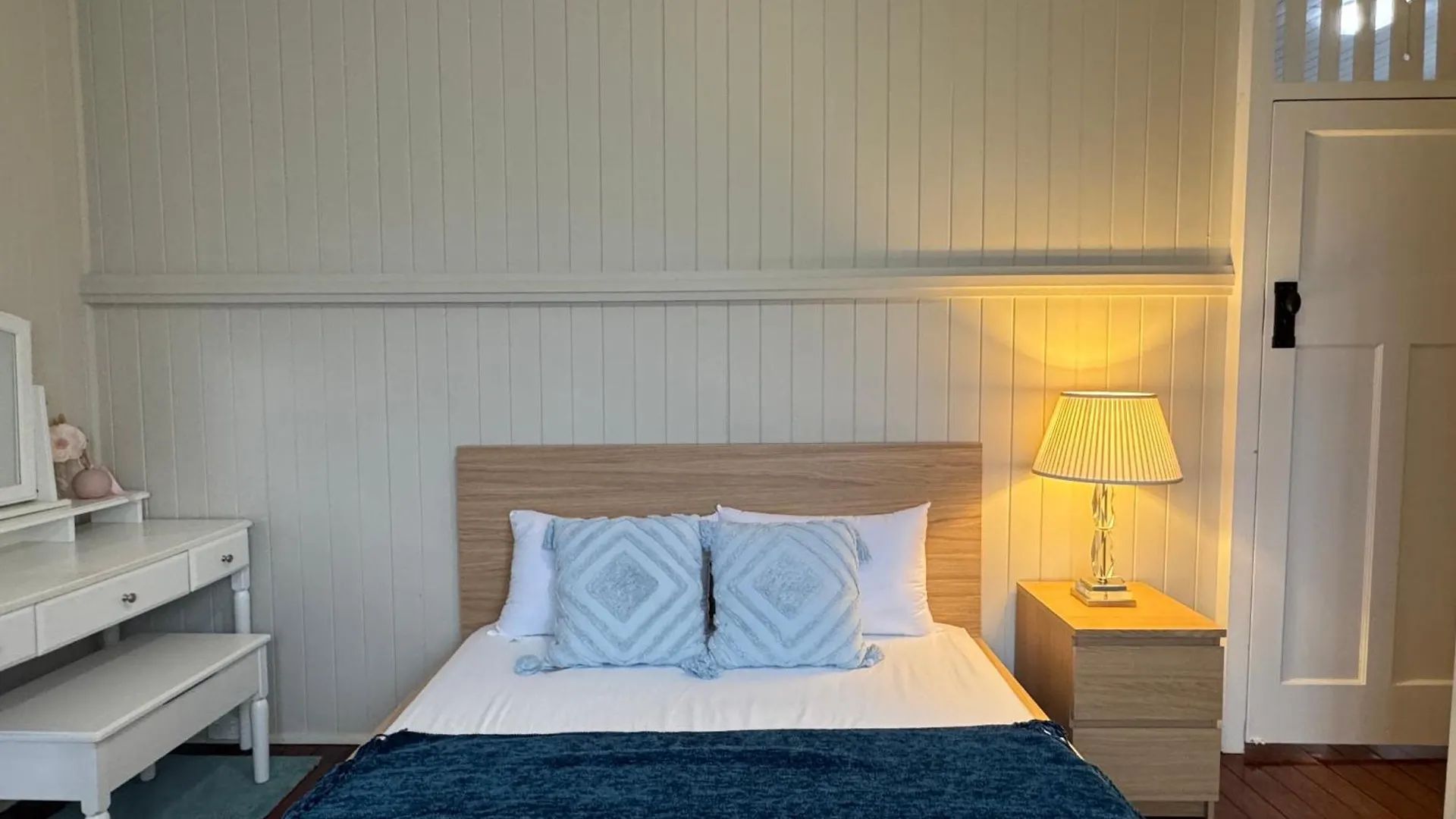 Stylish & Bright 3-Bdrs Family In Holland Park West Apartment Brisbane
