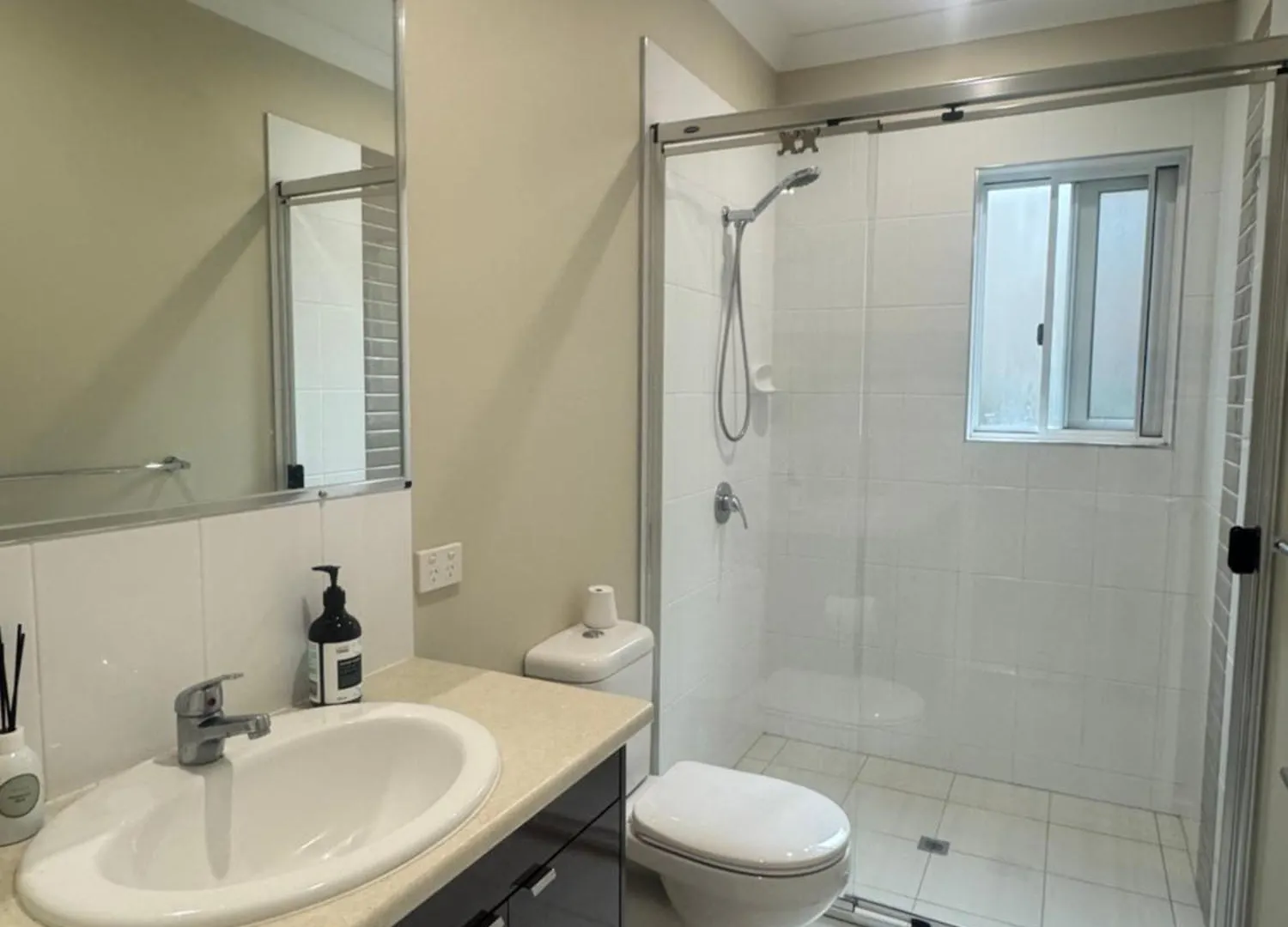 Stylish & Bright 3-Bdrs Family In Holland Park West Apartment Brisbane 0*,